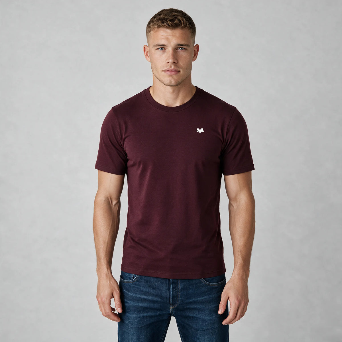 Burgundy regular fit t-shirt with mountain and pine tree back print